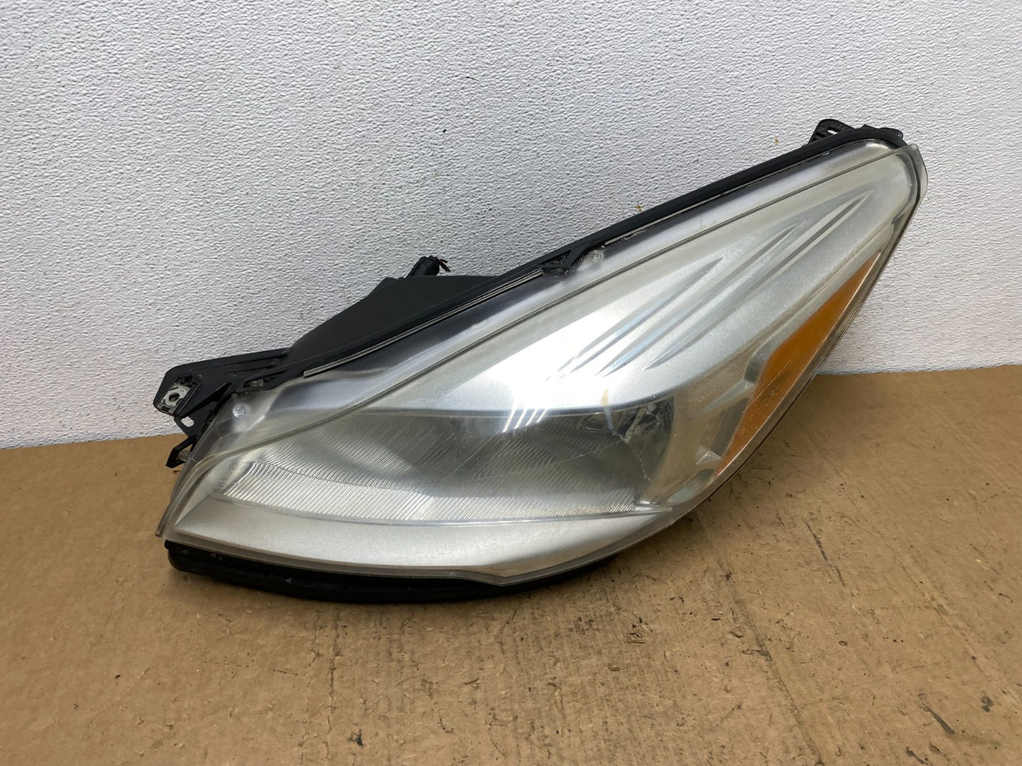 2013 - 2016 Ford Escape Headlight Left Driver Lh Side Halogen AD0708 DW0