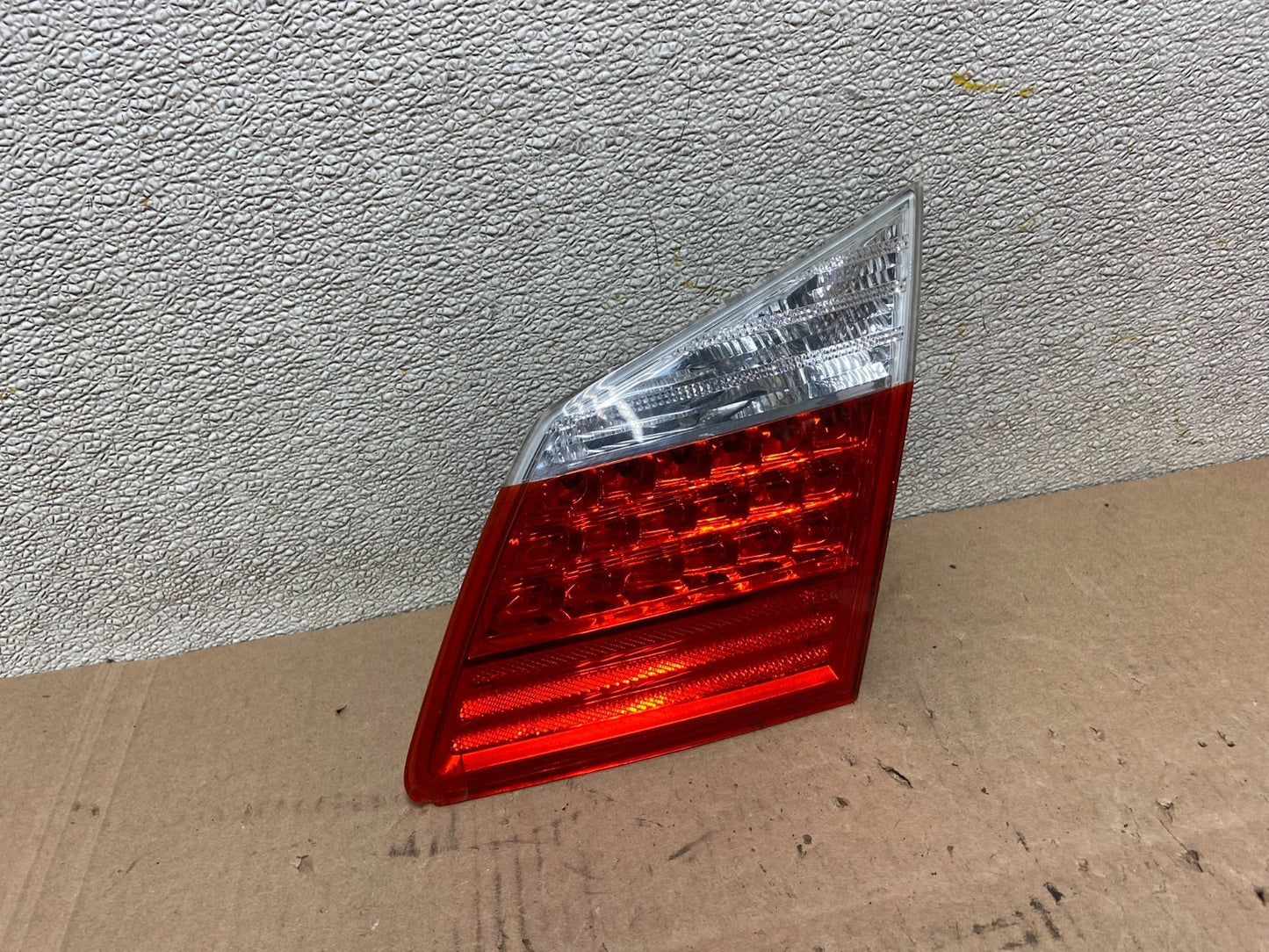 2009-2011 Hyundai Genesis Sedan Right Passenger Inner Tail Light X9333 DW0