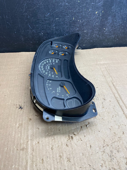 2003 to 2006 Chevrolet Silverado Yukon Cluster Gauge Speedometer AE1888 DG1