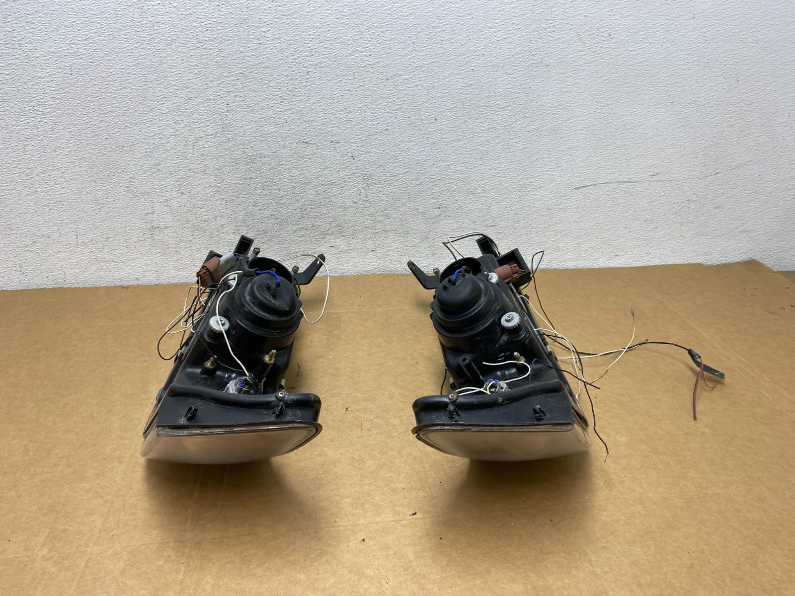 1993 to 1997 Toyota Corolla LED Left+Right Projector Headlights AD528110