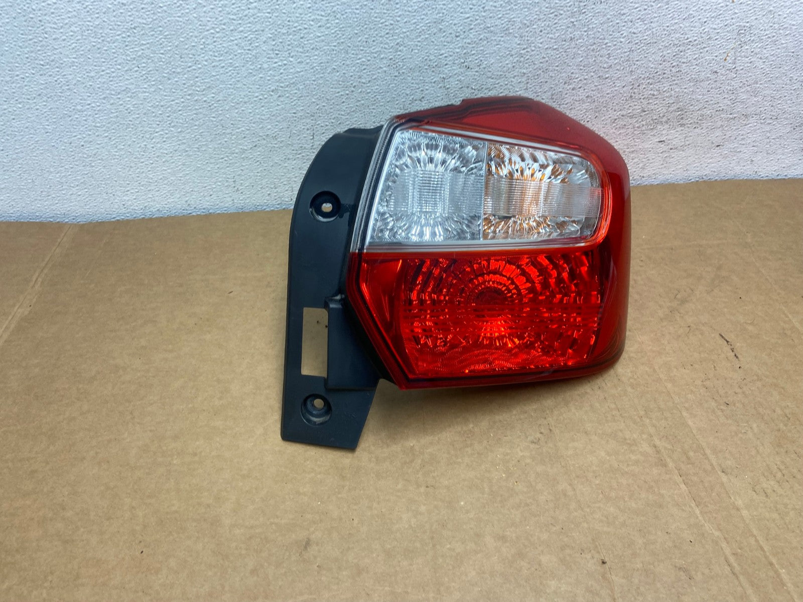 2012-2016 Subaru Impreza Crosstrek Right Passenger Side Tail Light AD5350 L2