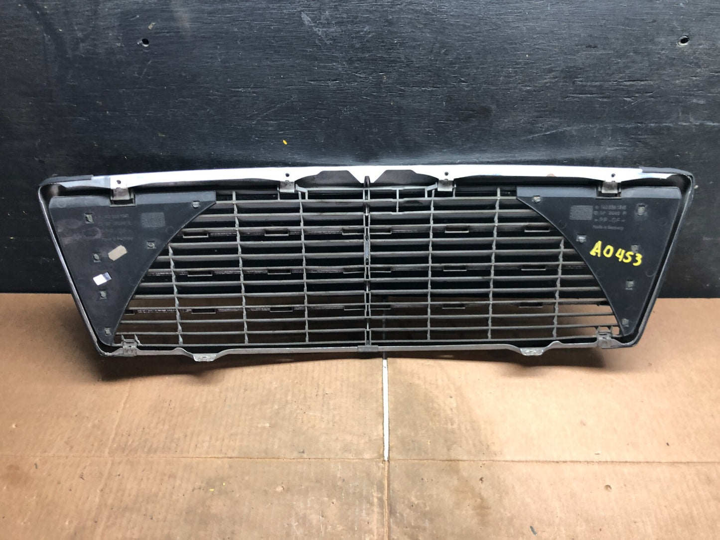 1994 to 1998 Mercedes-Benz W140 S600 S500 S320 Front Upper Grille A0453 DG13