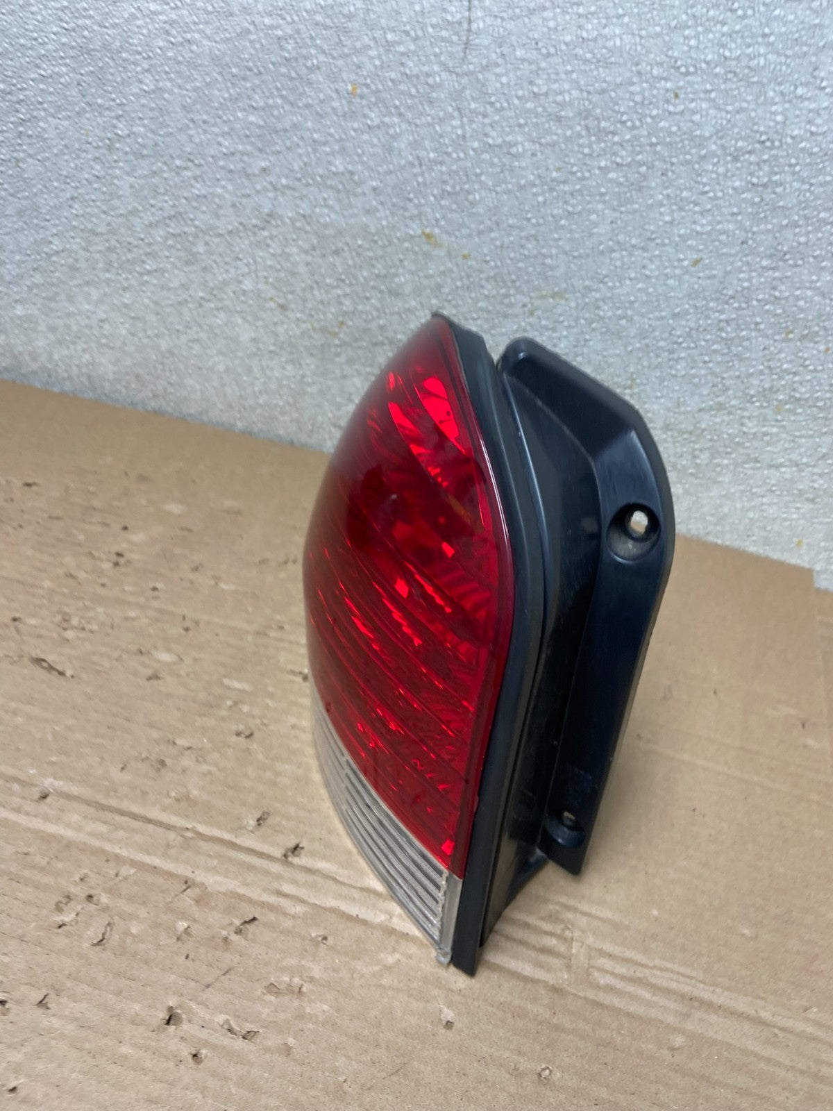 2005 to 2006 Hyundai Santa Fe Left Driver Side Tail Light AB1428 LK1