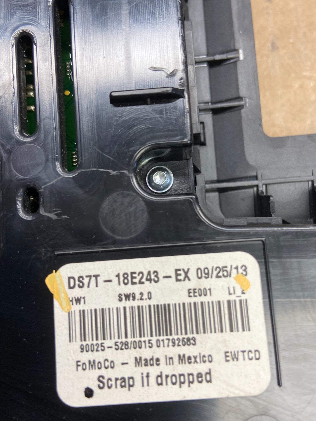 2014-2015 Ford Fusion Center Radio CD Player Screen Climate Control ad6845 DG5