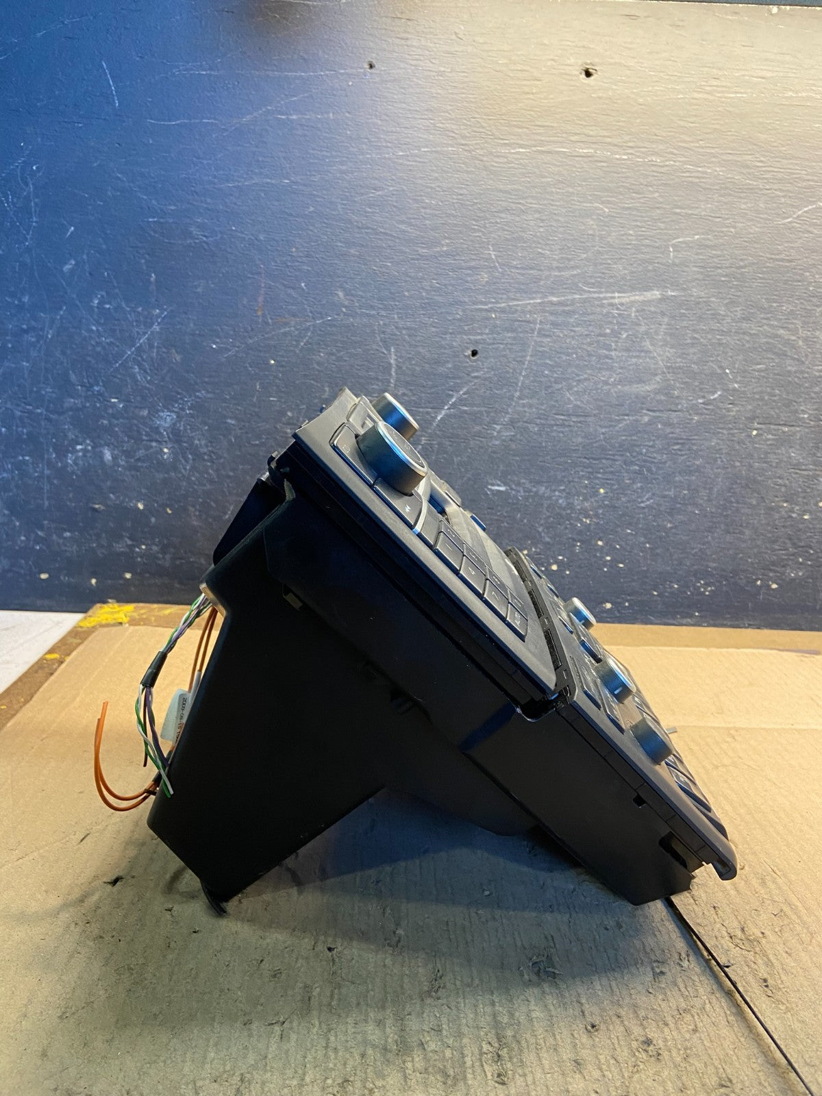 2003-2006 Volvo XC90 Center A/C Climate Control Radio Panel Bezel Z2077 DG2