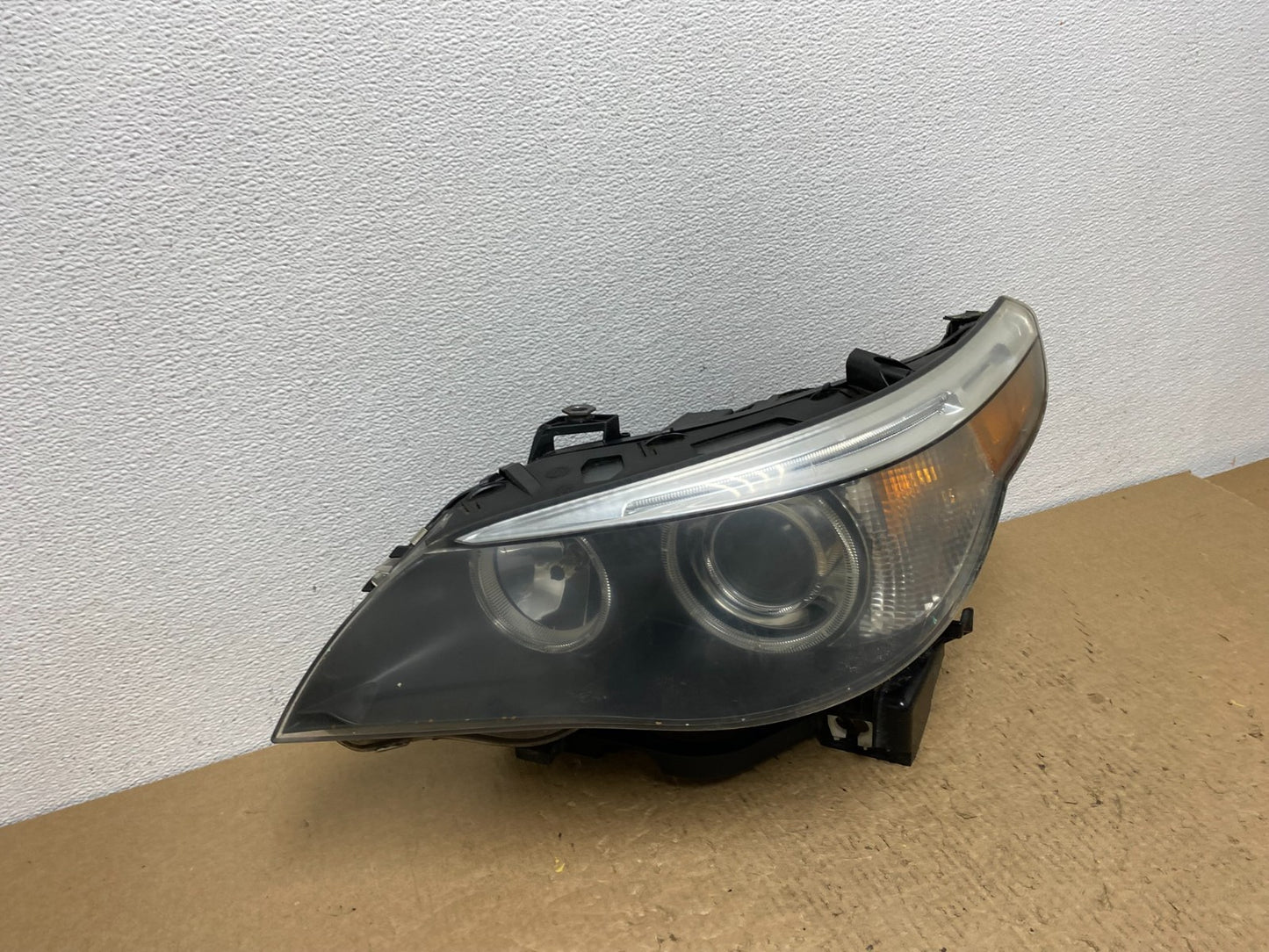 2004 to 2007 BMW 525i 5 Series Headlight Left LH Xenon AFS AC1644 DW2