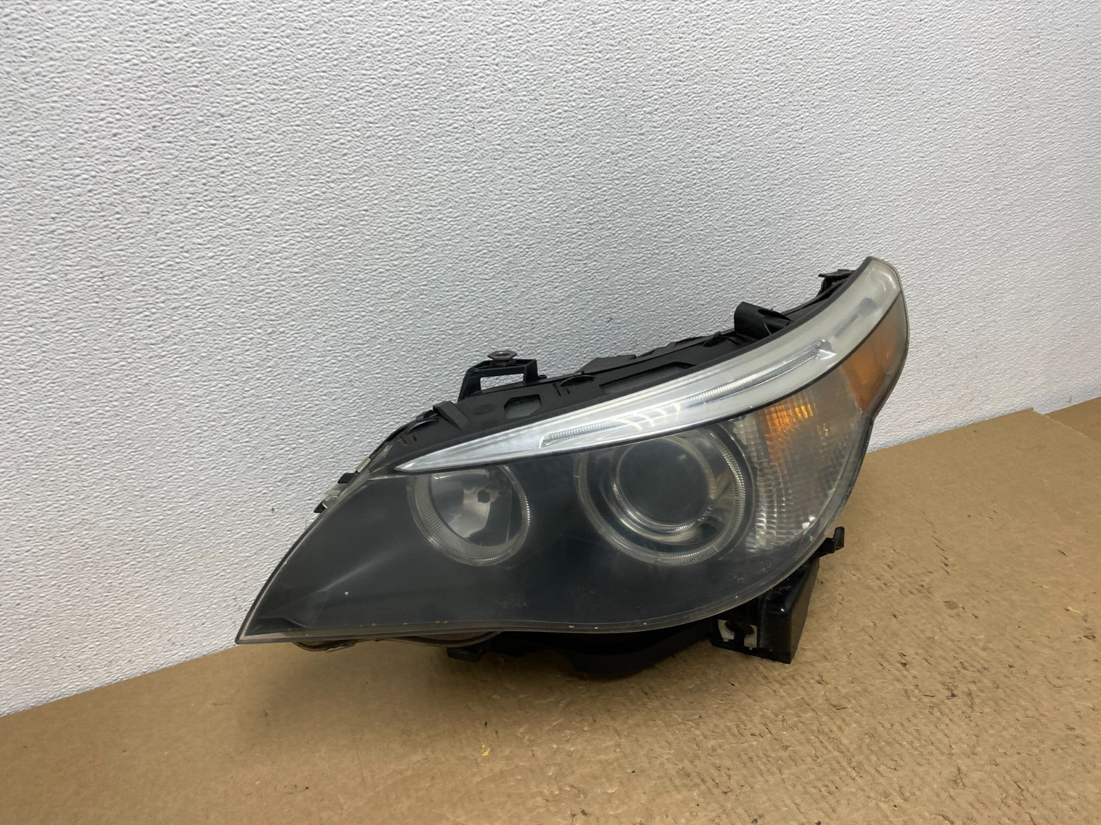 2004 to 2007 BMW 525i 5 Series Headlight Left LH Xenon AFS AC1644 DW2