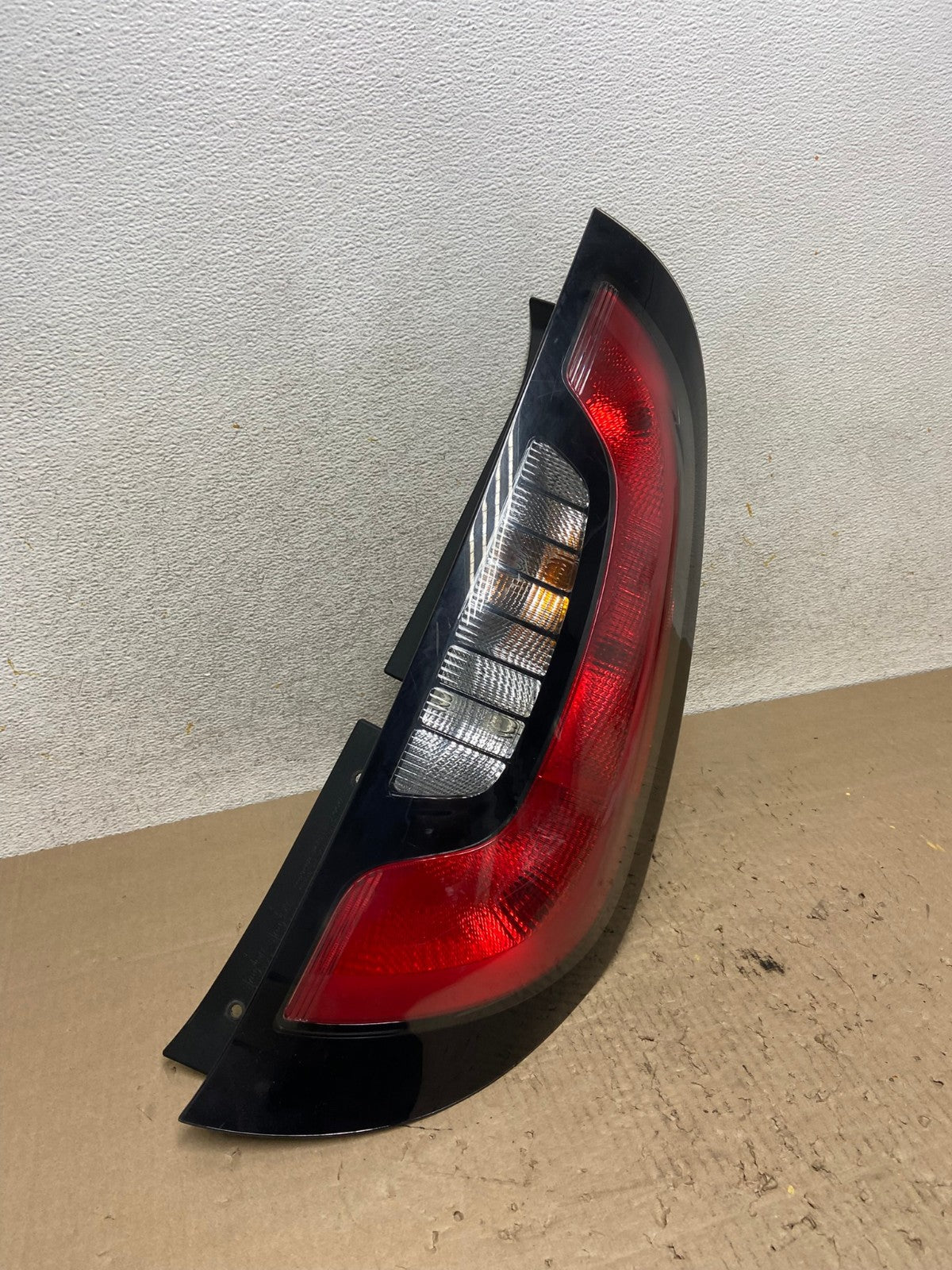 2014 to 2019 Kia Soul Right Passenger Rh Side Tail Light AI2498 LK2