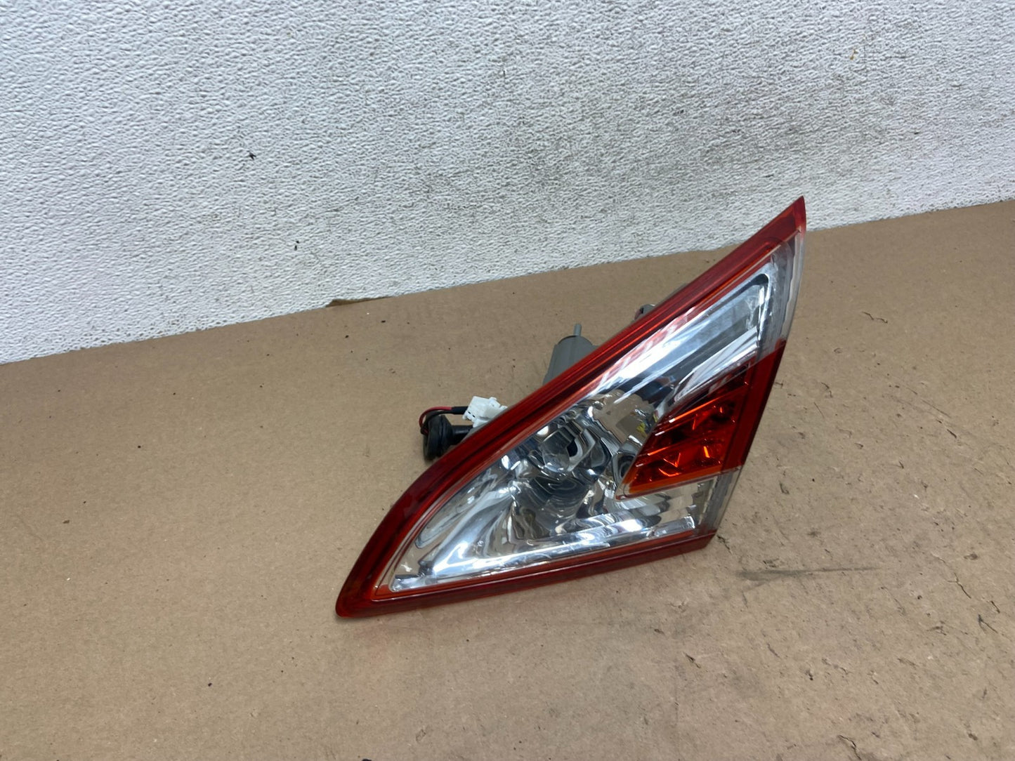 2011-2014 Nissan Murano Right Passenger RH Side Inner Tail Light AG41002