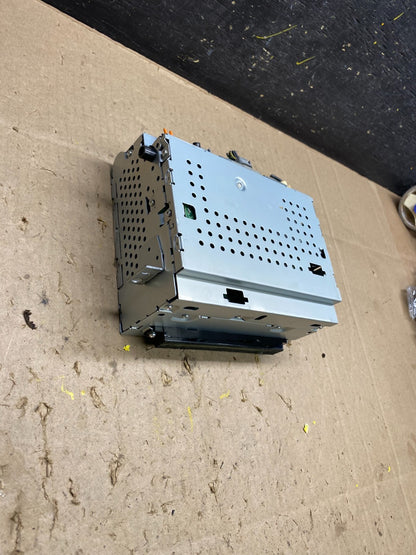 2010 to 2011 Volvo S60 Radio AM FM Receiver MP3 CD Player U4923 DG1