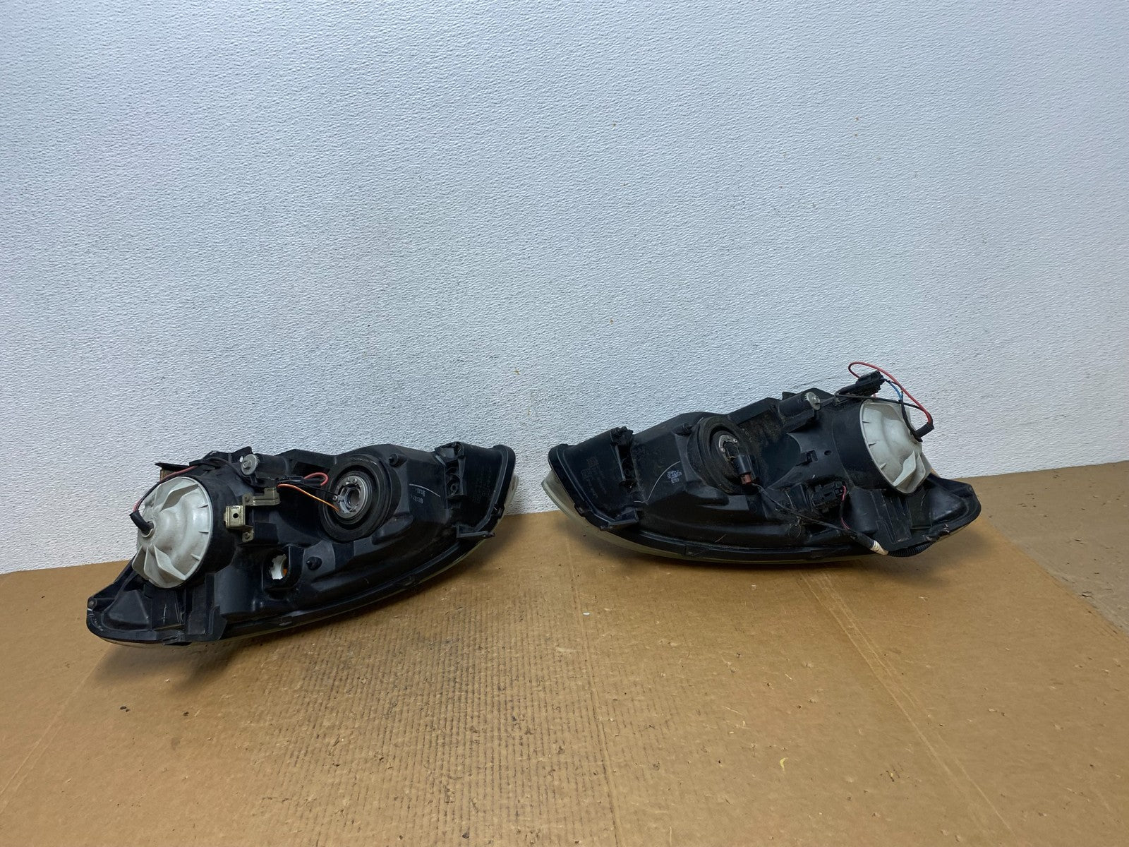 2002 to 2004 Nissan Altima Left+Right Side Set Halogen Headlights AE1146 DW9