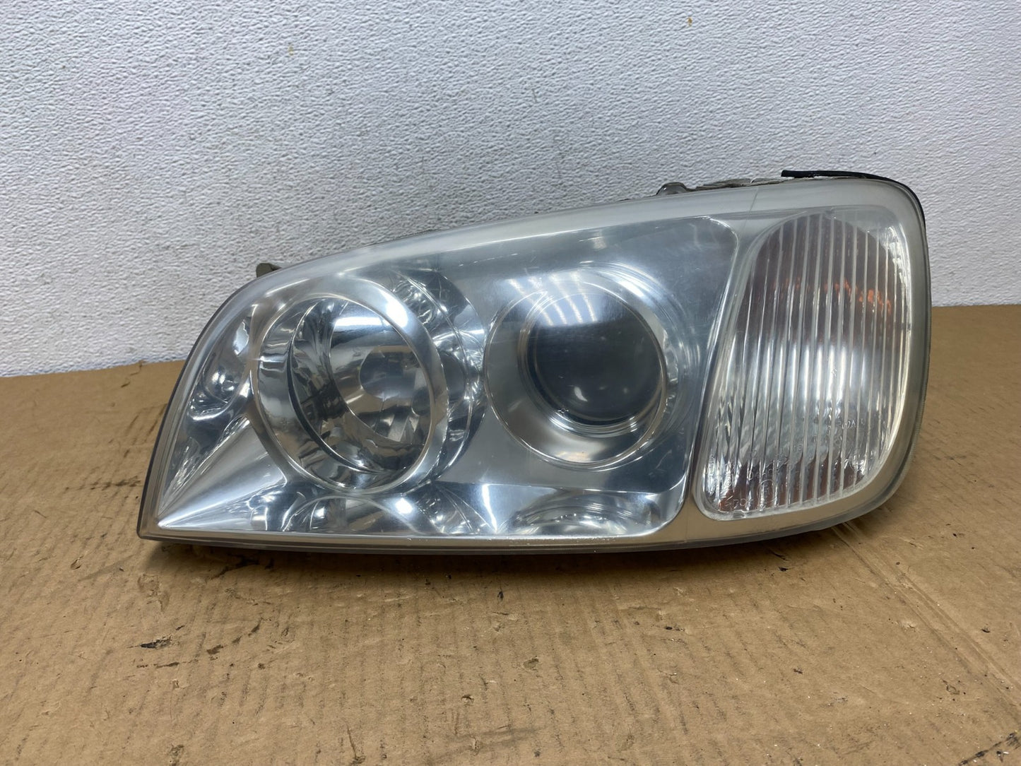 2004 2005 Hyundai XG350 XG Left Driver LH Headlight Halogen AC7657 DW0