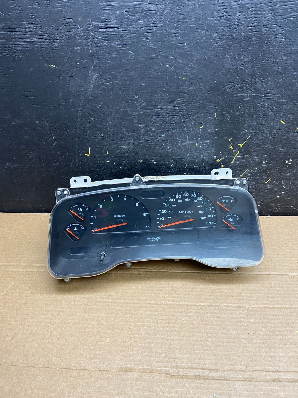 2003 Dodge Durango 4.7L Speedometer Instrument Cluster Gauge OEM W0225 DG0