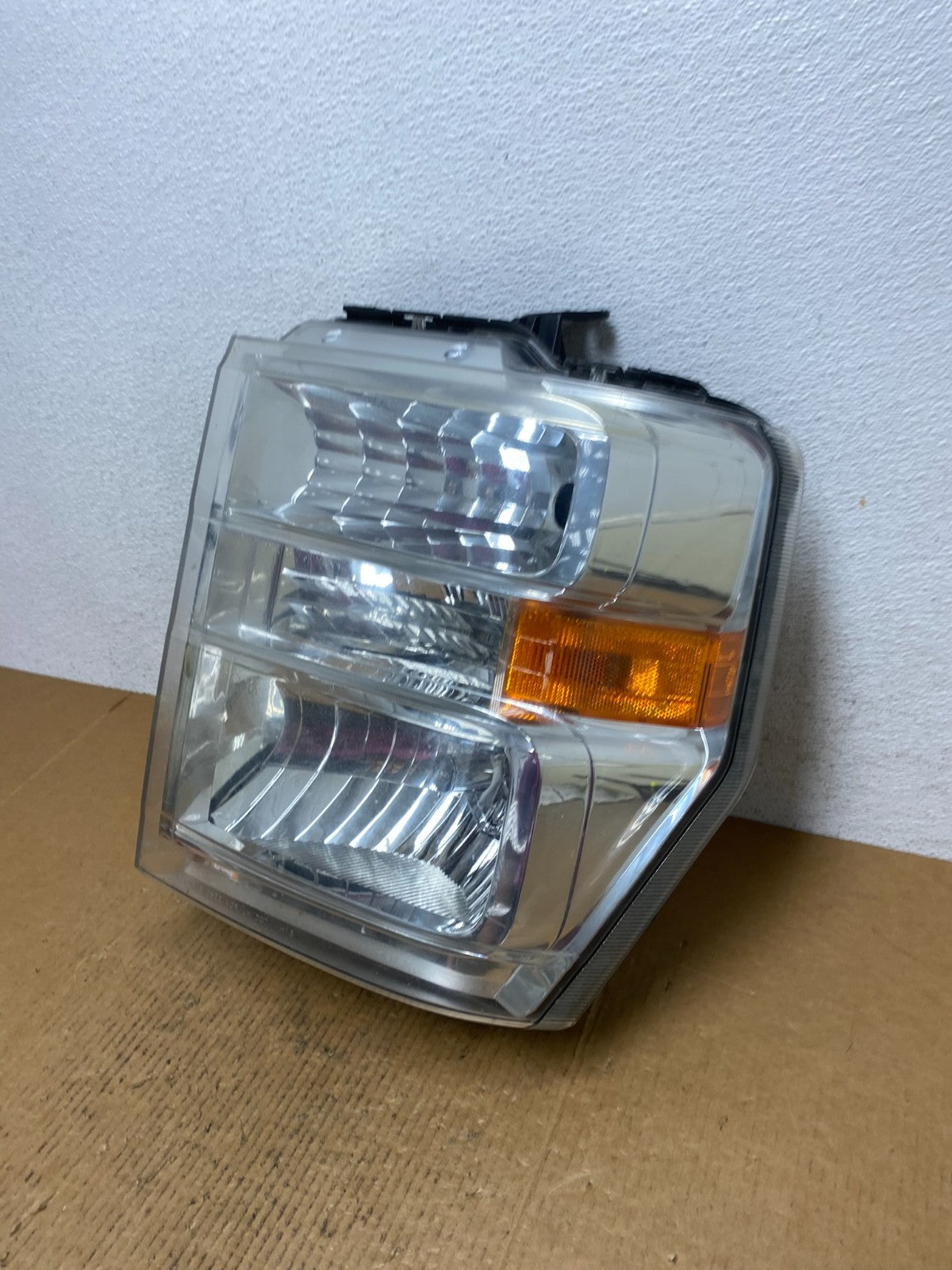 2008-2014 Ford Econoline E150 E250 E350 Left Driver LH Headlight AE0368 DW1
