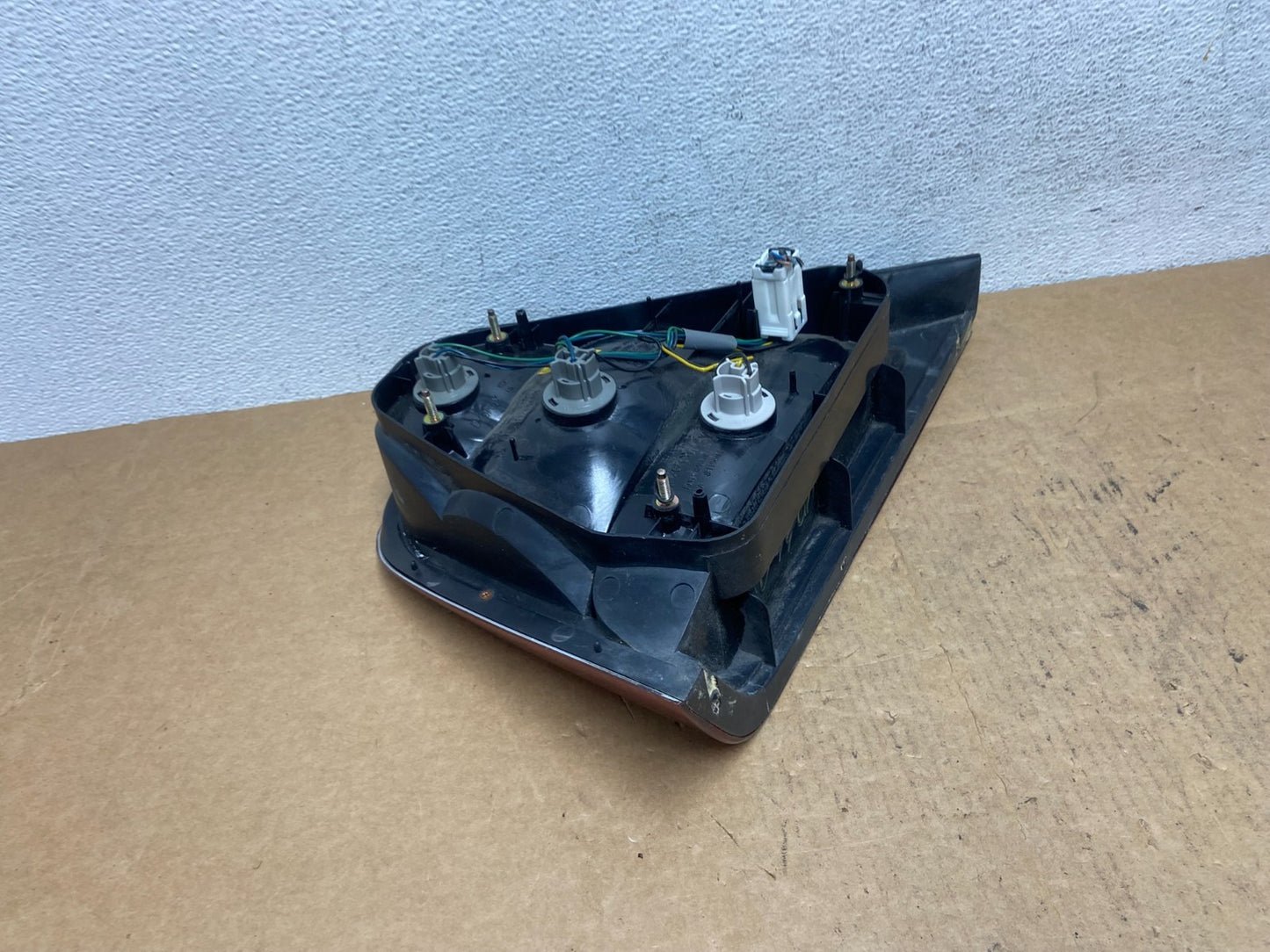 2004 to 2006 Suzuki Verona Right Passenger RH Side Tail Light AD4700 DG5