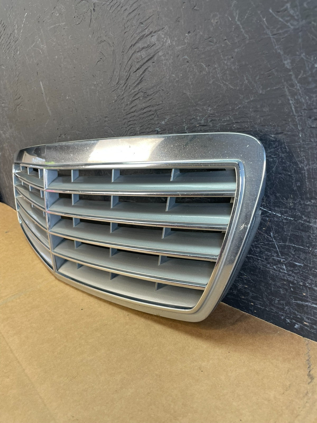 2003 to 2006 Mercedes Benz E-Class Front Upper Grill Grille AE0811 DG1