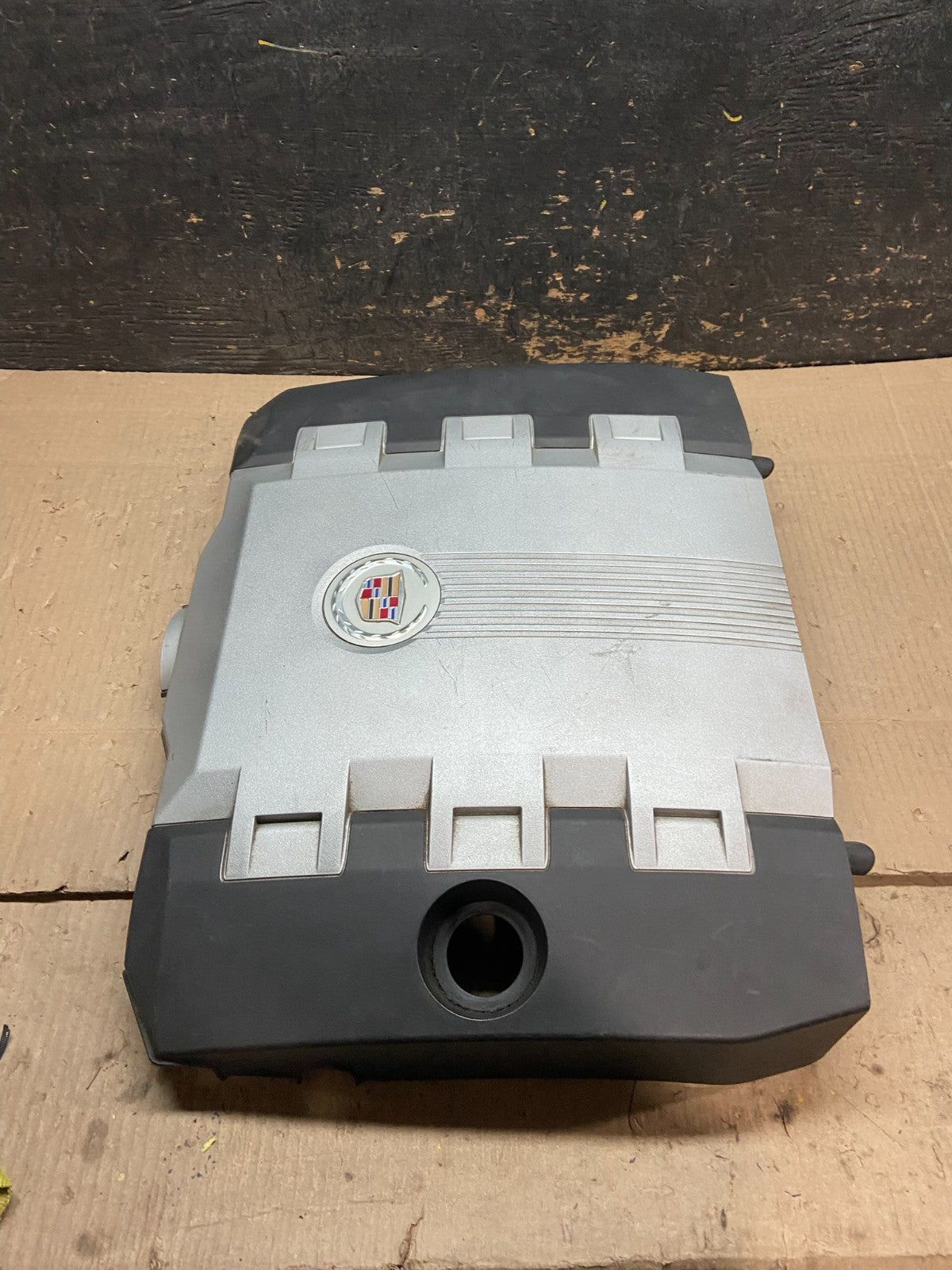 2008 to 2012 Cadillac CTS 3.6L Plastic Engine Cover Shield X7916 DG2