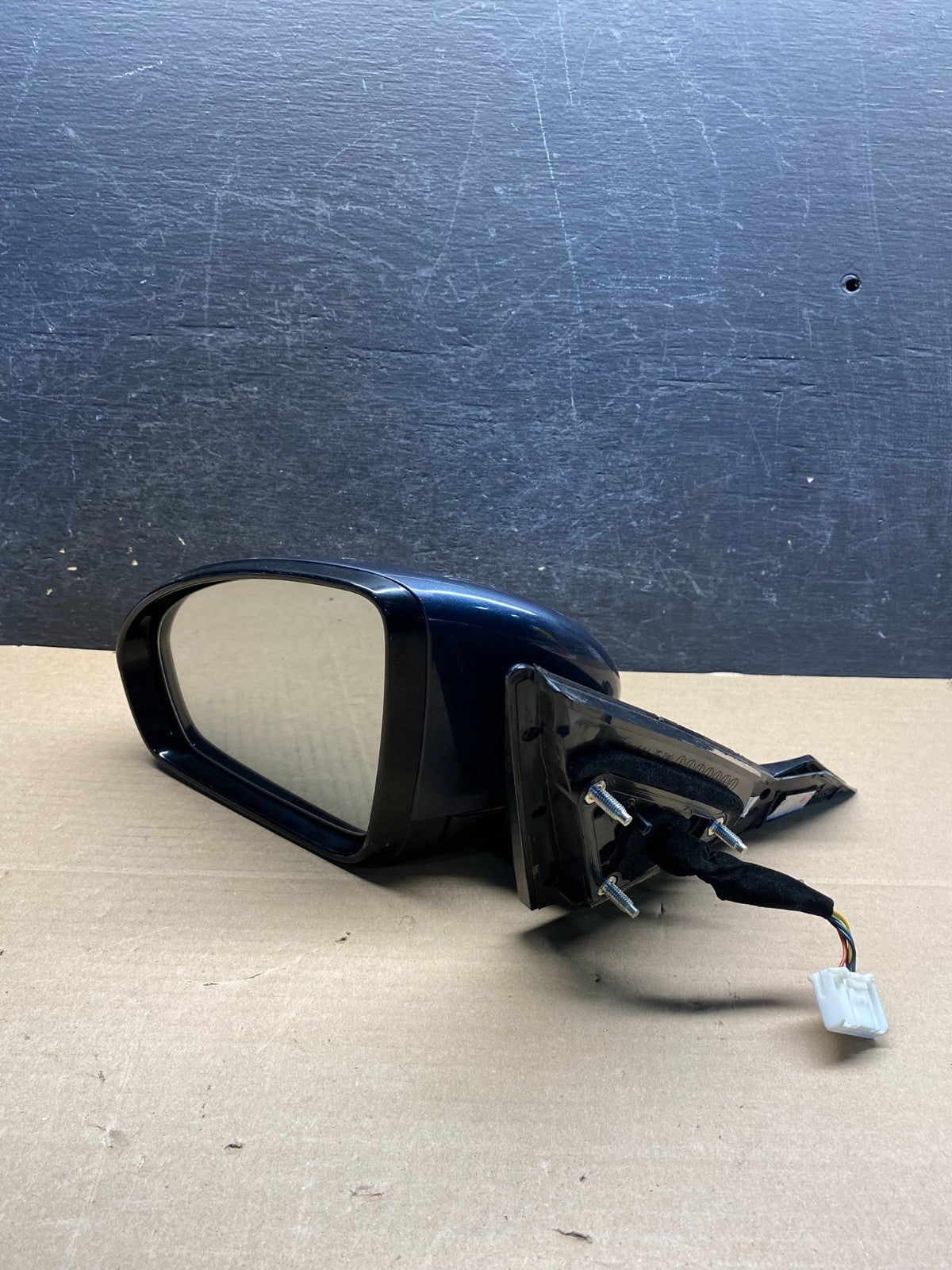 2017-2019 Kia Cadenza Left Driver Side View Door Mirror Turn Signal AH9750 DG11