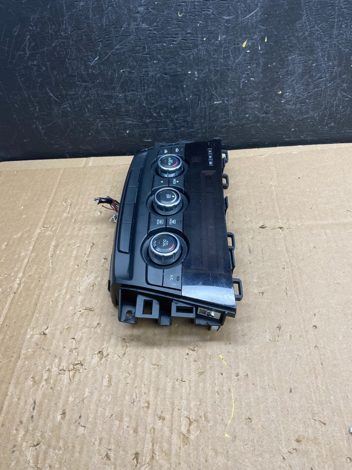 2014 - 2015 Mazda 6 A/C Manual Climate Control Panel ad6846 DG2