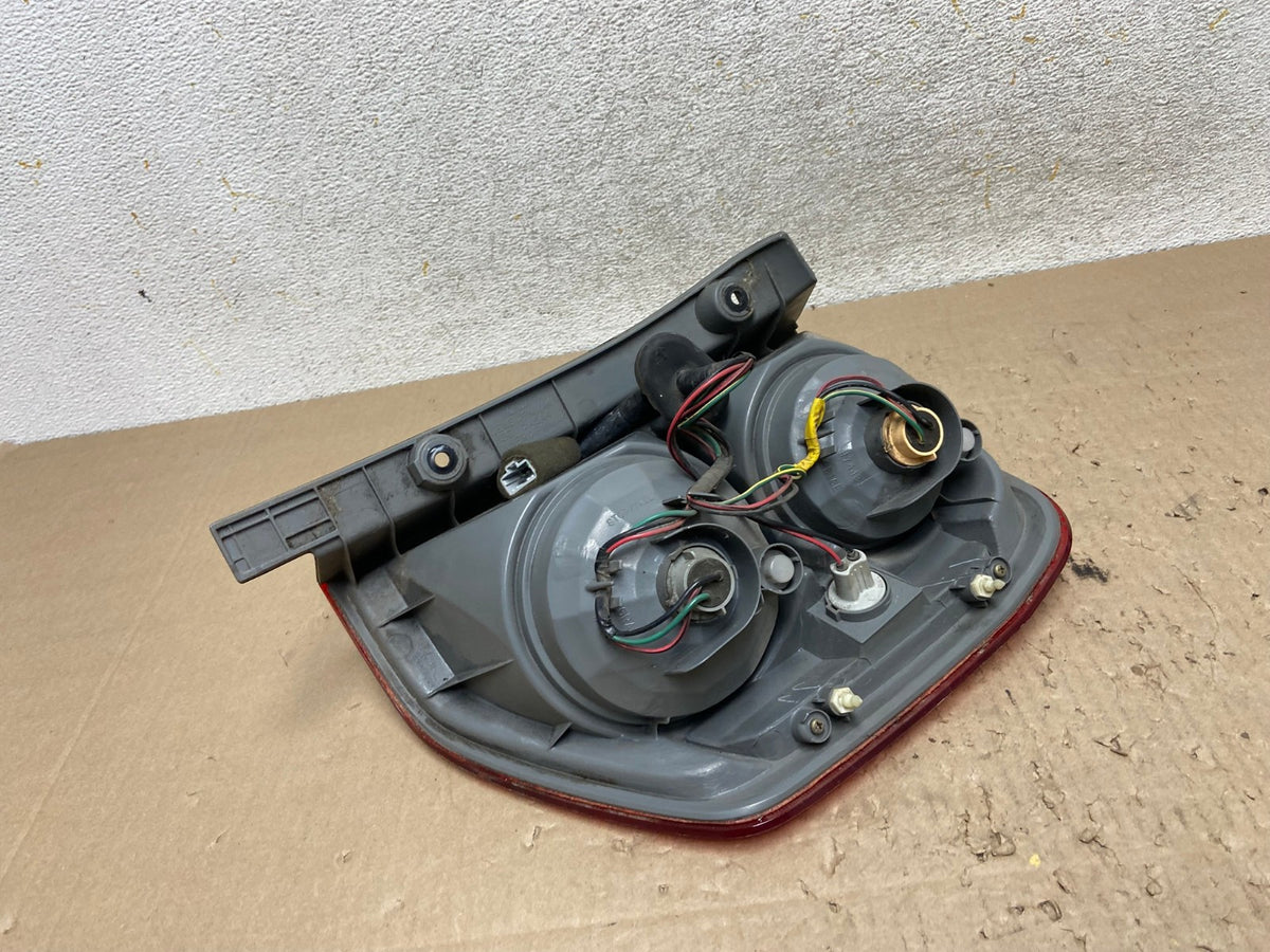 2003 2004 2005 Honda Pilot Left Driver LH Side Tail Light AI2455 LK6