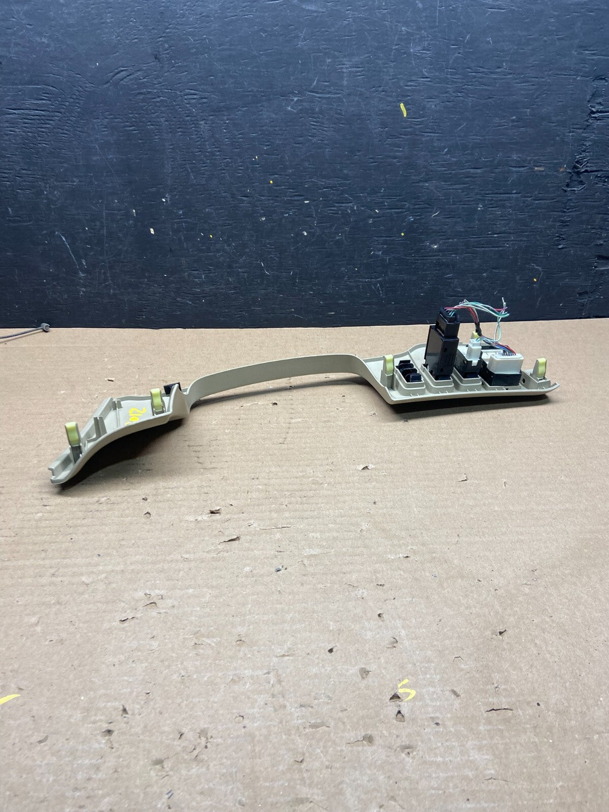 2001 to 2007 Toyota Highlander Lower Dash Trim Bezel Mirror Switch L2012 OEM DG5