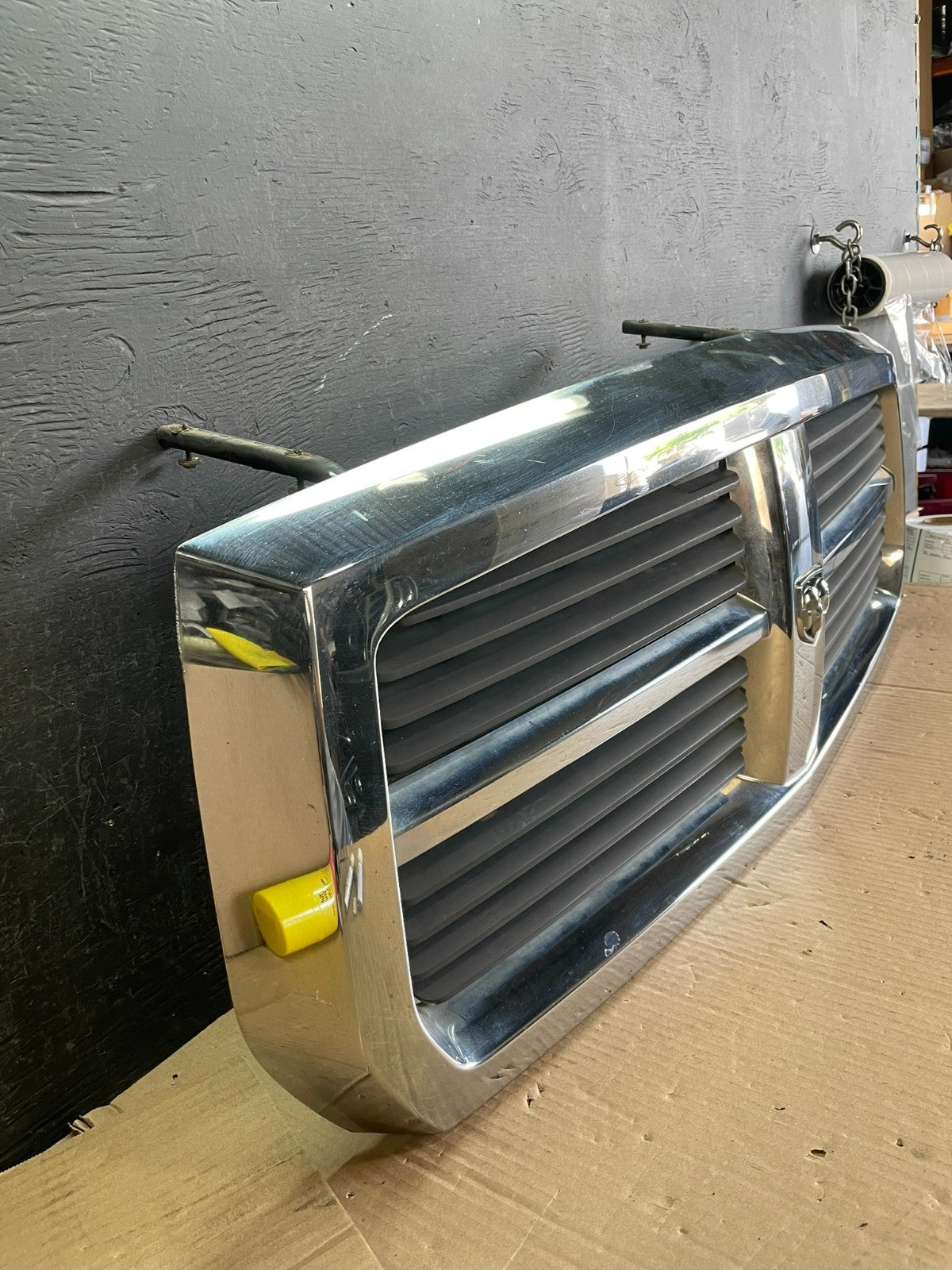 2005 to 2007 Dodge Dakota Chrome Front Upper Grill Grille AE3711 DG2