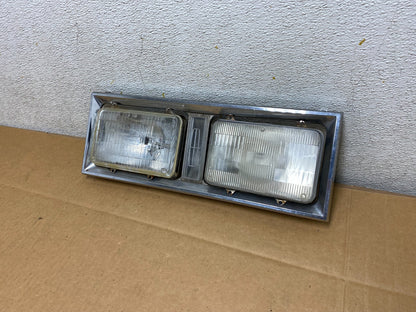 1980 to 1989 Lincoln Town Car Left Or Right HeadLight E0VB-130520-AH N40611