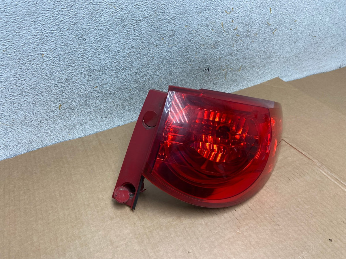2009 2010 2011 2012 Chevrolet Traverse Right Passenger Tail Light AI3758 LK2