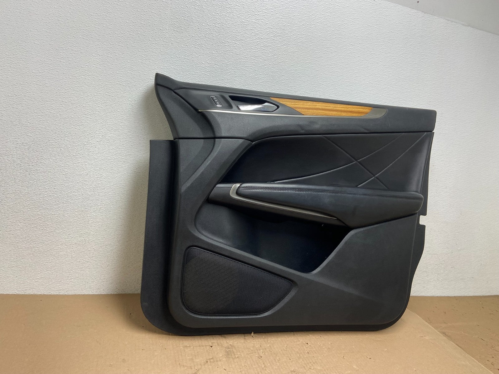2015 to 2019 Lincoln MKC Front Right Passenger RH Side Trim Door Panel ae8779 DG2