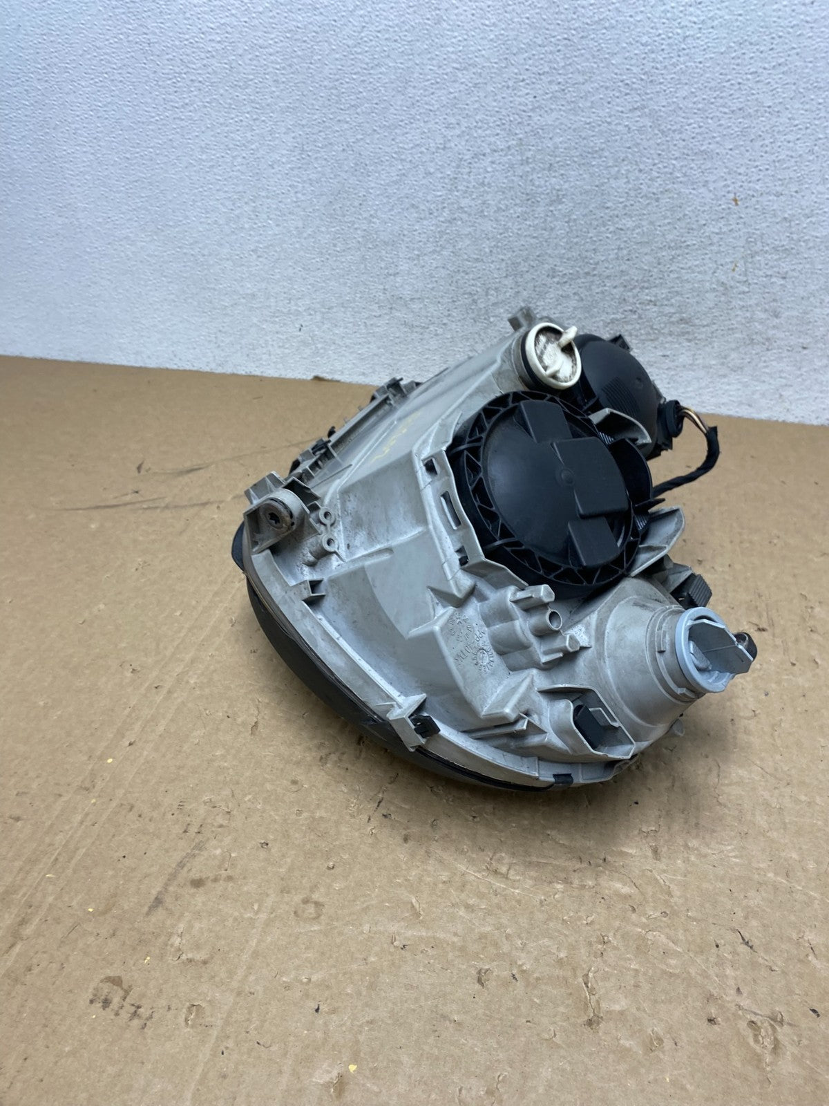 2005 to 2007 Mercedes-Benz C-Class Right Passenger Side Headlight AG1202 DW6