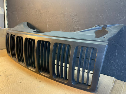 2005 2006 2007 Jeep Grand Cherokee Front Upper Grill Grille AB78771