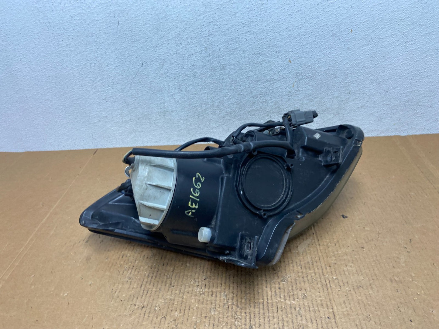 2004 to 2006 Nissan Maxima Left Driver Side Headlight Halogen AE1662 DW8