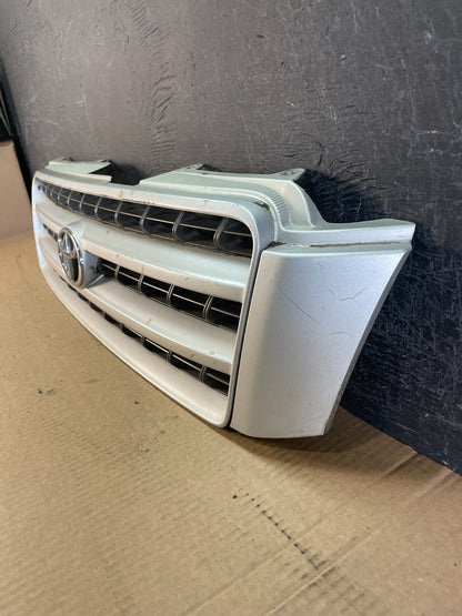 2001 to 2003 Toyota Highlander Front Upper Grille Grill With Emblem OE AF3756 DG1