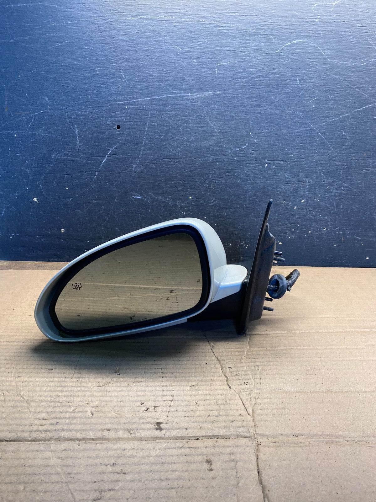 2008-2012 Buick Enclave Left Driver Heat Door Heated Mirror OEM AA5627 MS9