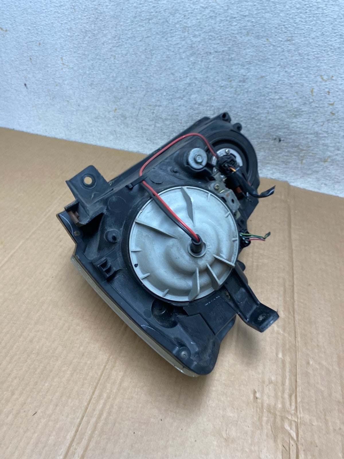 2002 to 2004 Nissan Altima Right Passenger Side Halogen Headlight AI5666 DW7