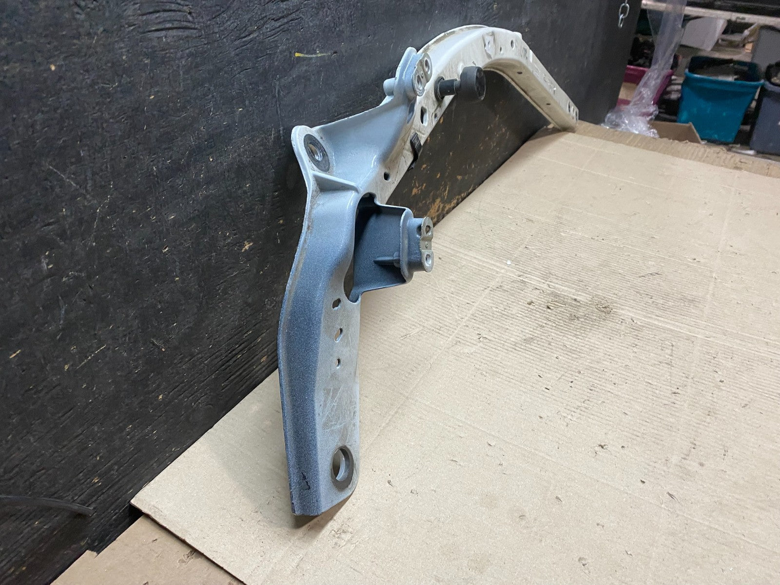 2020 to 2023 Ford Explorer Left Driver LH Upper Tic Bar Oem X2854 DG2