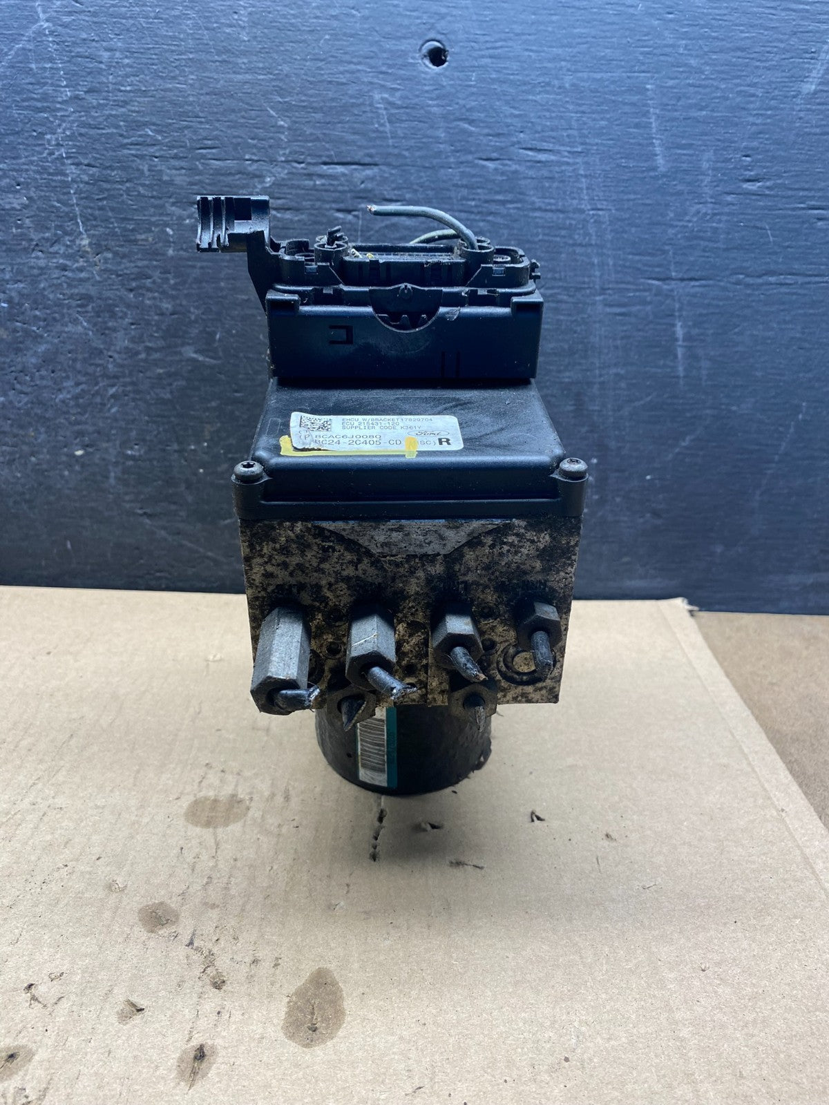 2011 - 2014 Ford E250 E350 Van ABS Anti Lock Brake Pump Module AH3206 DG1