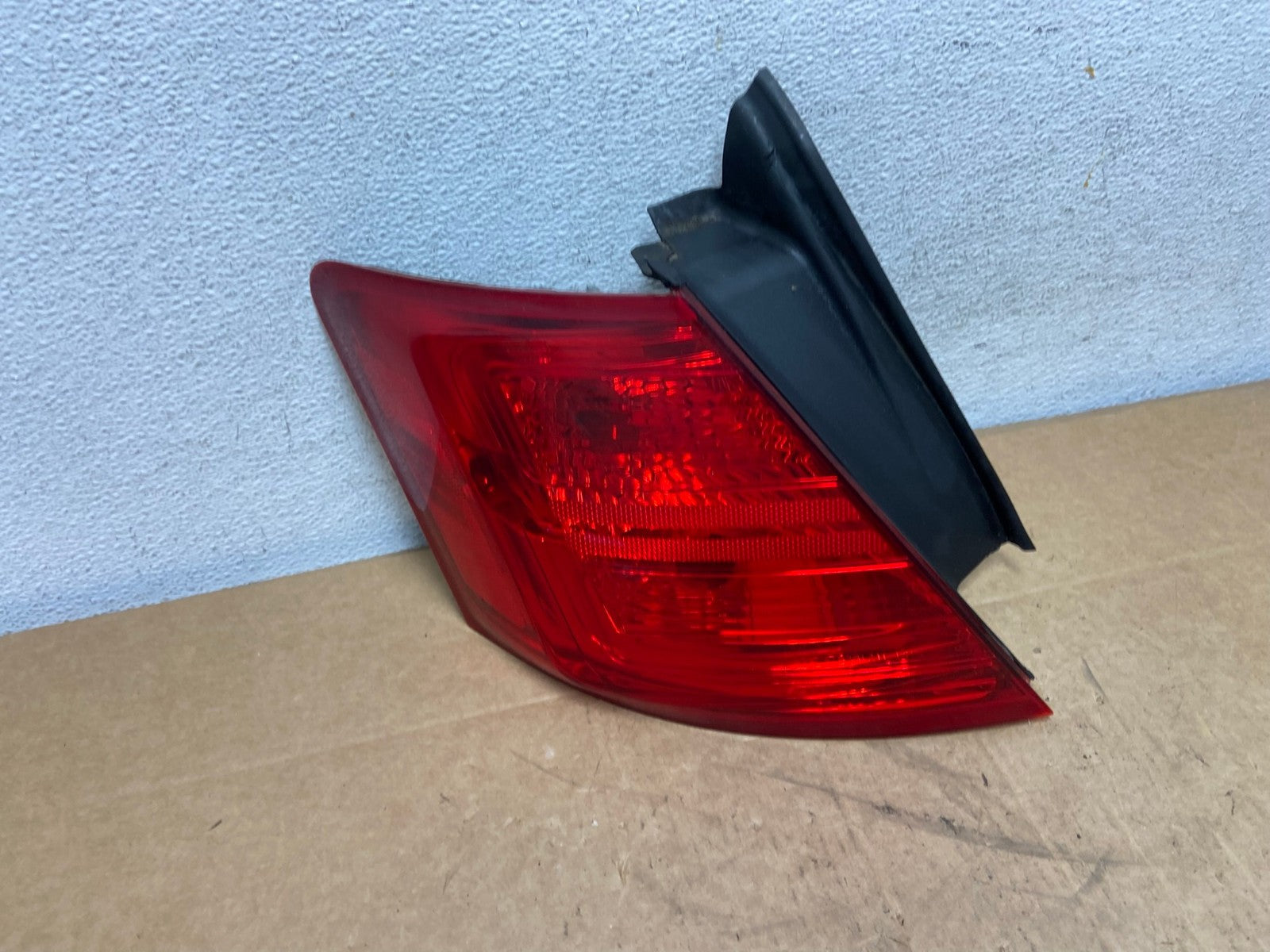 2014 to 2018 Ford Taurus Interceptor Left Driver LH Tail Light AD6194 LK0