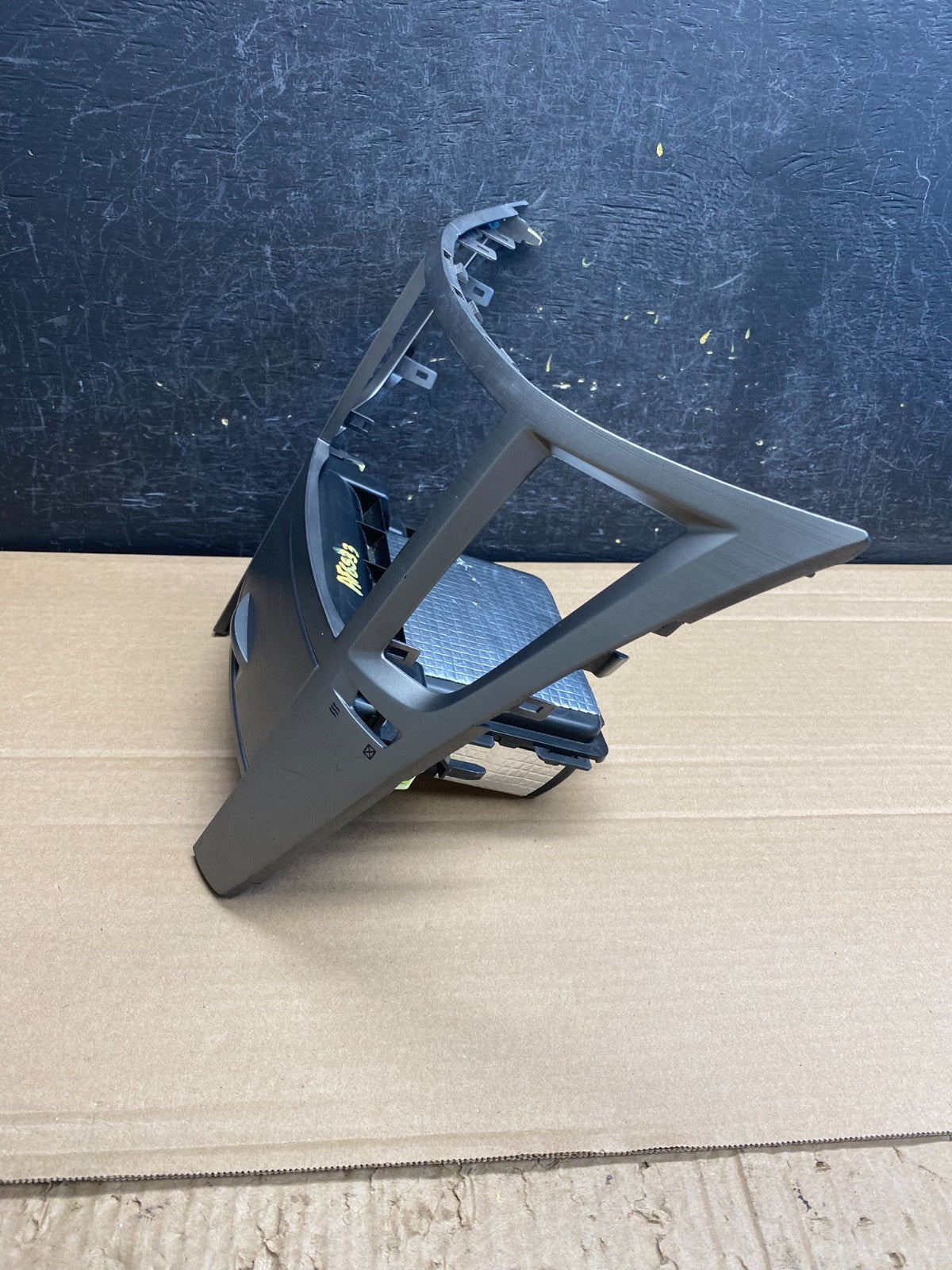 2010 - 2014 Subaru Outback Radio Console Dashboard Center Panel Trim af6533 DG2