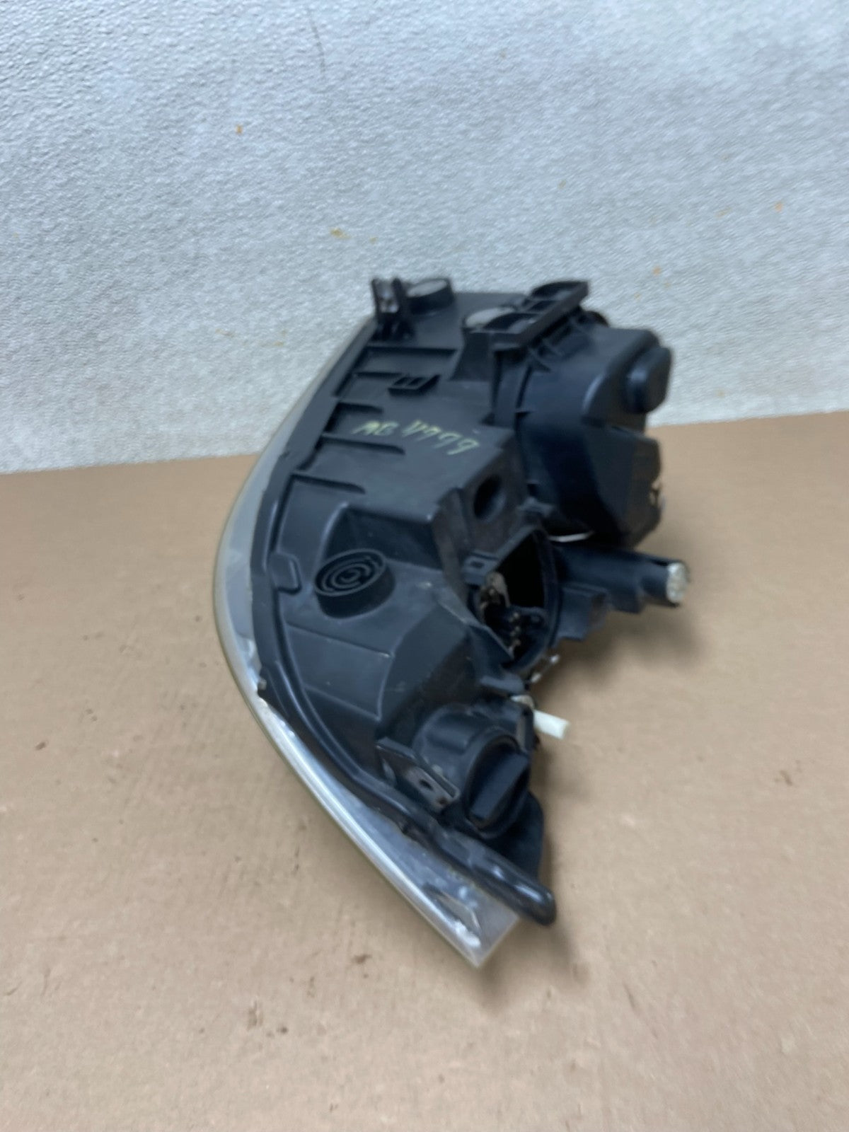 2009-2011 BMW 3 Series 328i 4/D Sedan Headlight Halogen Right Passenger AB49995
