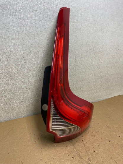 2009 to 2011 Volvo XC60 Right Passenger RH Tail Light Oem V0316 DW2