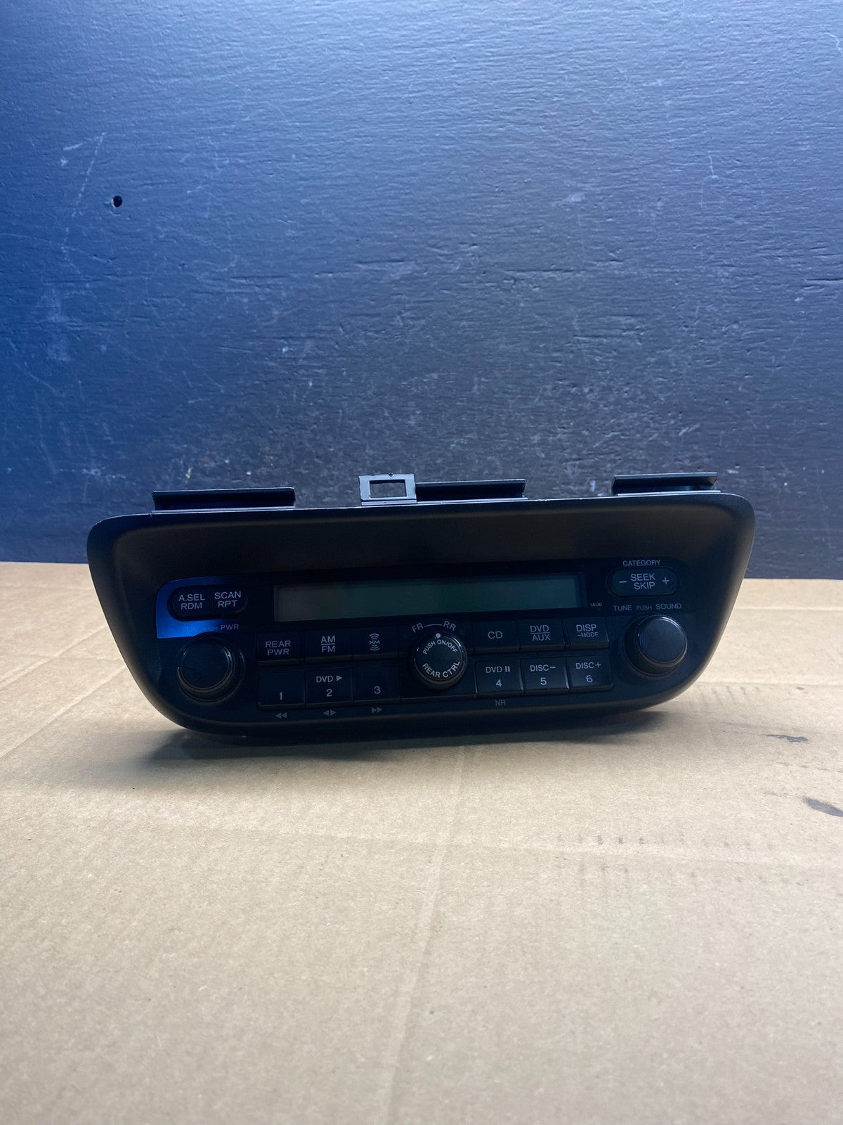 2005 to 2010 Honda Odyssey Am Fm Cd Player Radio Receiver AD4991 DG0