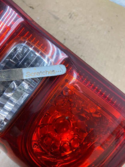 2004 2005 Toyota RAV4 Left Driver LH Side Tail Light AI9030 LK3