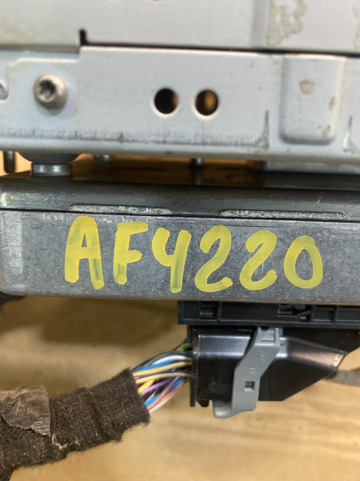 2012 to 2016 Ford Explorer Radio Information Display Screen AF4220 DW6