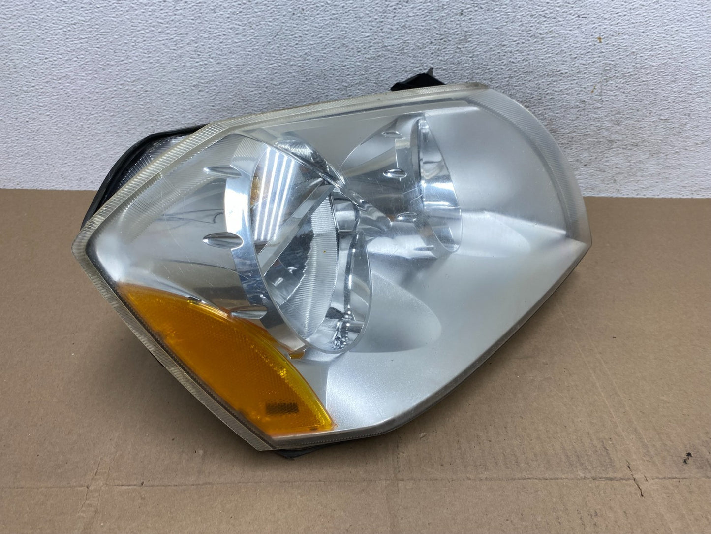 2005 2006 2007 Dodge Magnum Right Passenger RH Side Headlight AE6634 DG2