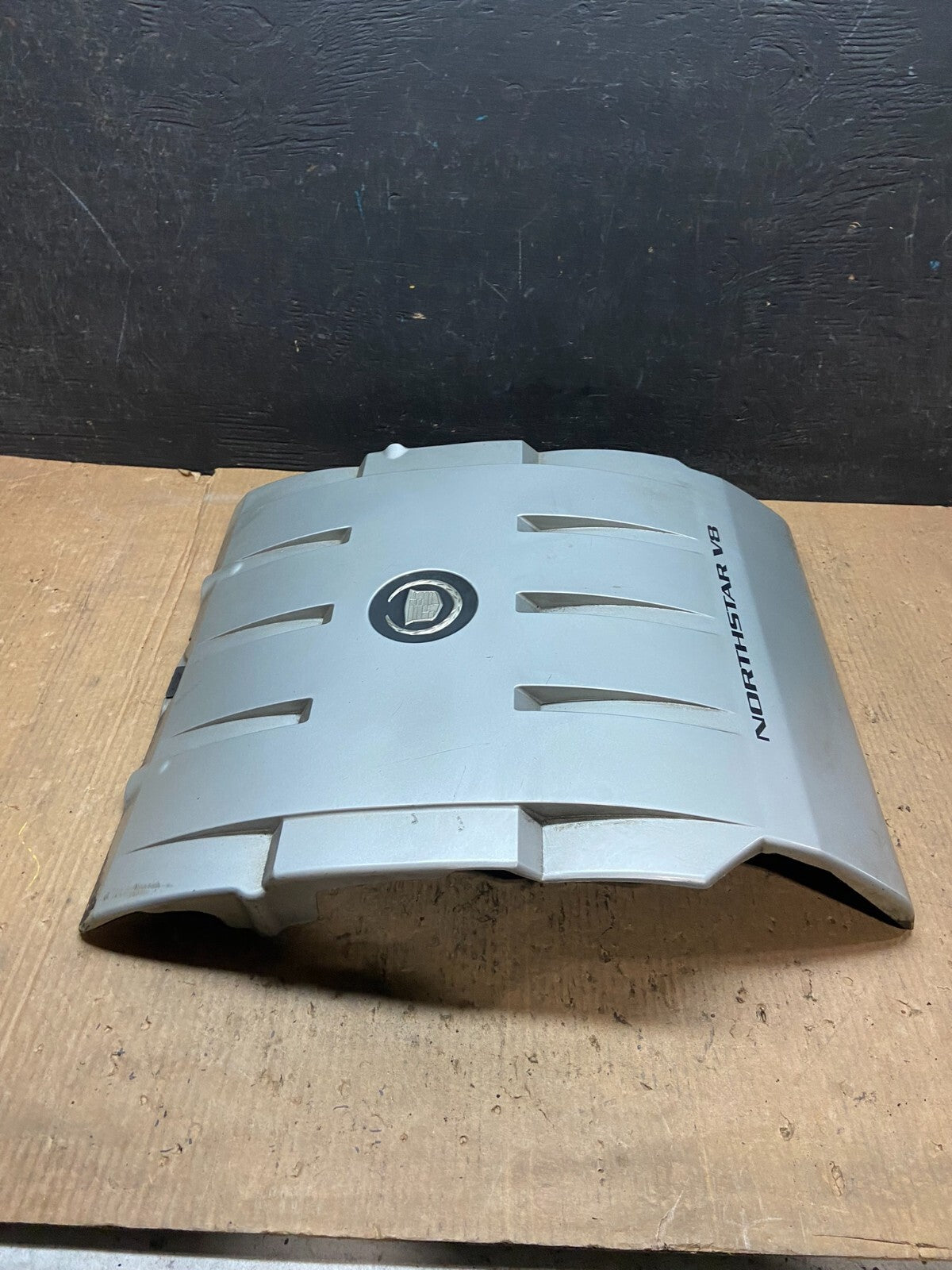 1997 to 2004 Cadillac Deville Seville Northstar Engine Motor Cover H6873 DG12