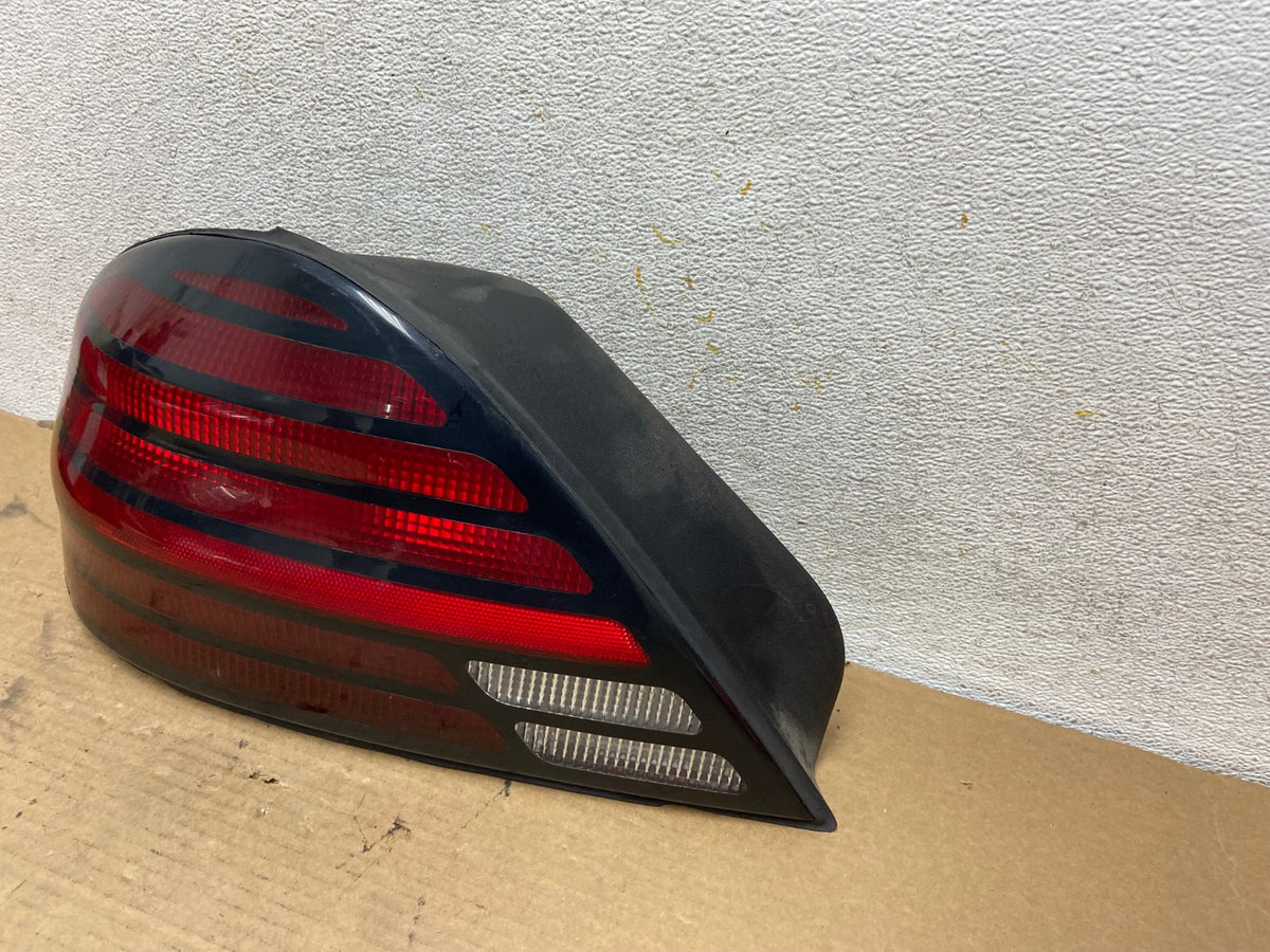 1999-2005 Pontiac Grand AM Left Driver LH Side Tail Light AH4196 LK2