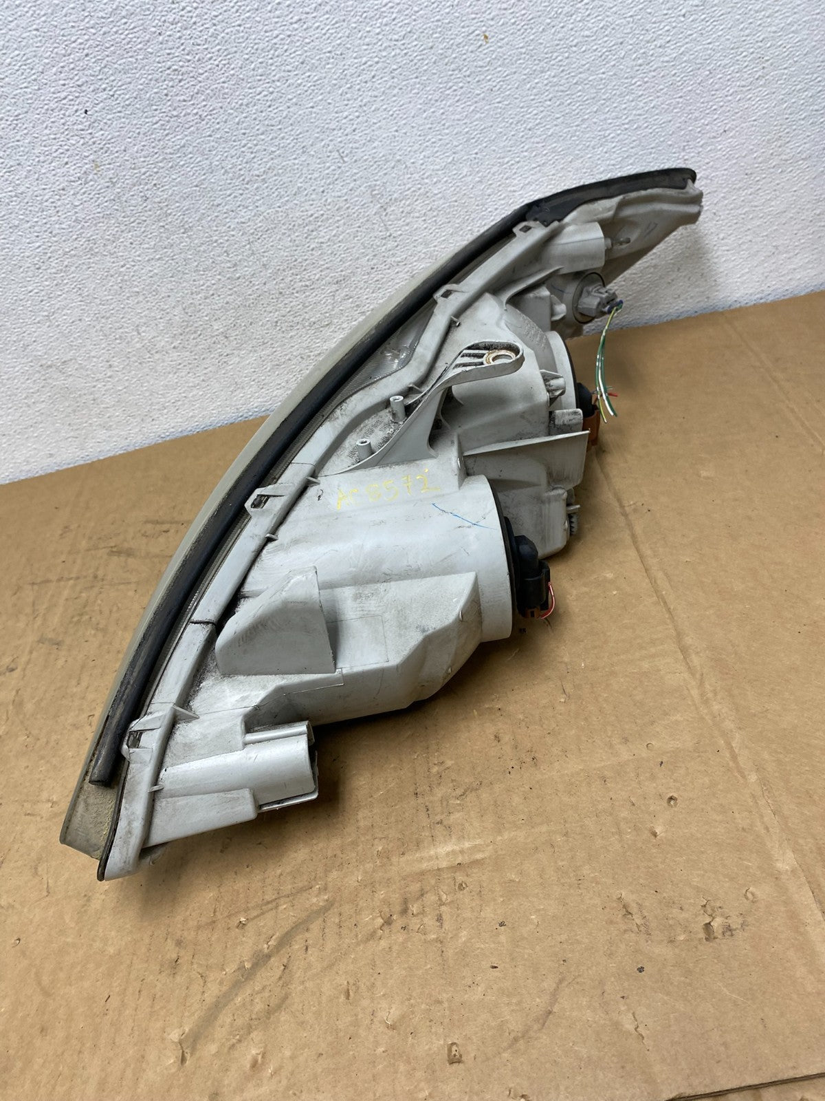 2002 to 2004 Toyota Camry Halogen Headlight Right Passenger Rh AC8572 DW5