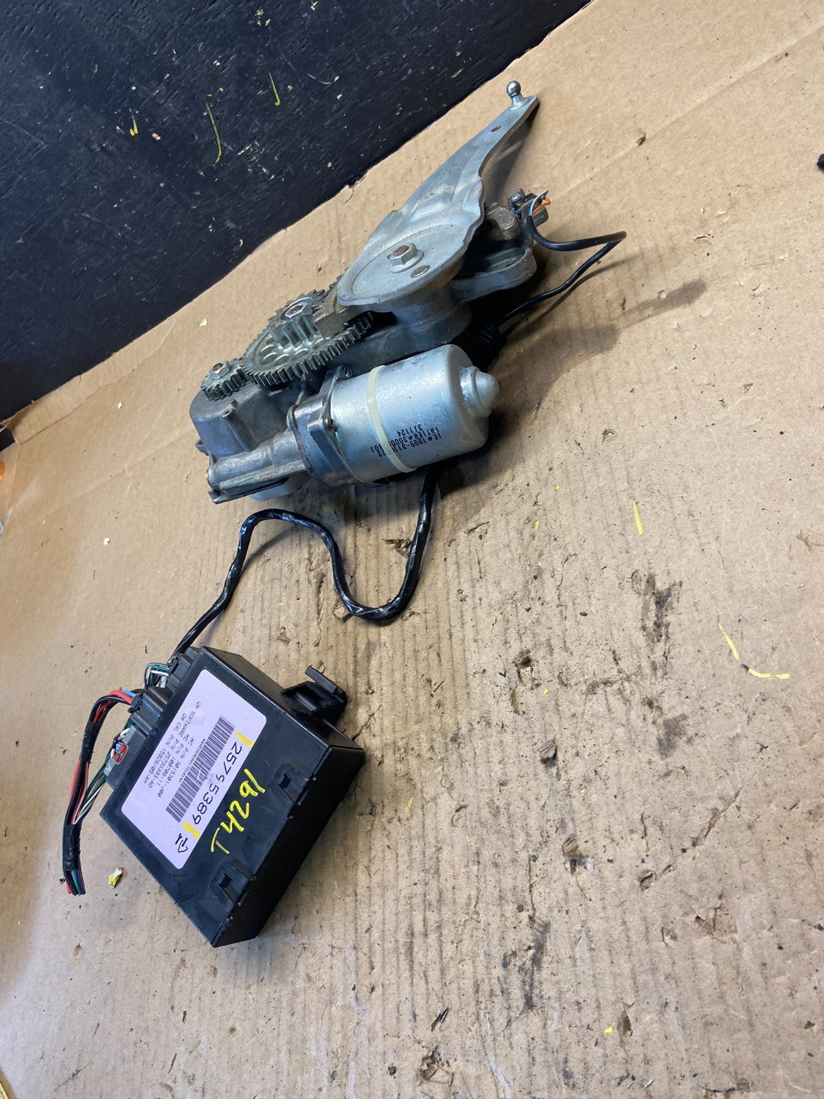 2007 2008 Acadia Enclave Escalade Suburban Liftgate Door Module Motor T4292 DG1