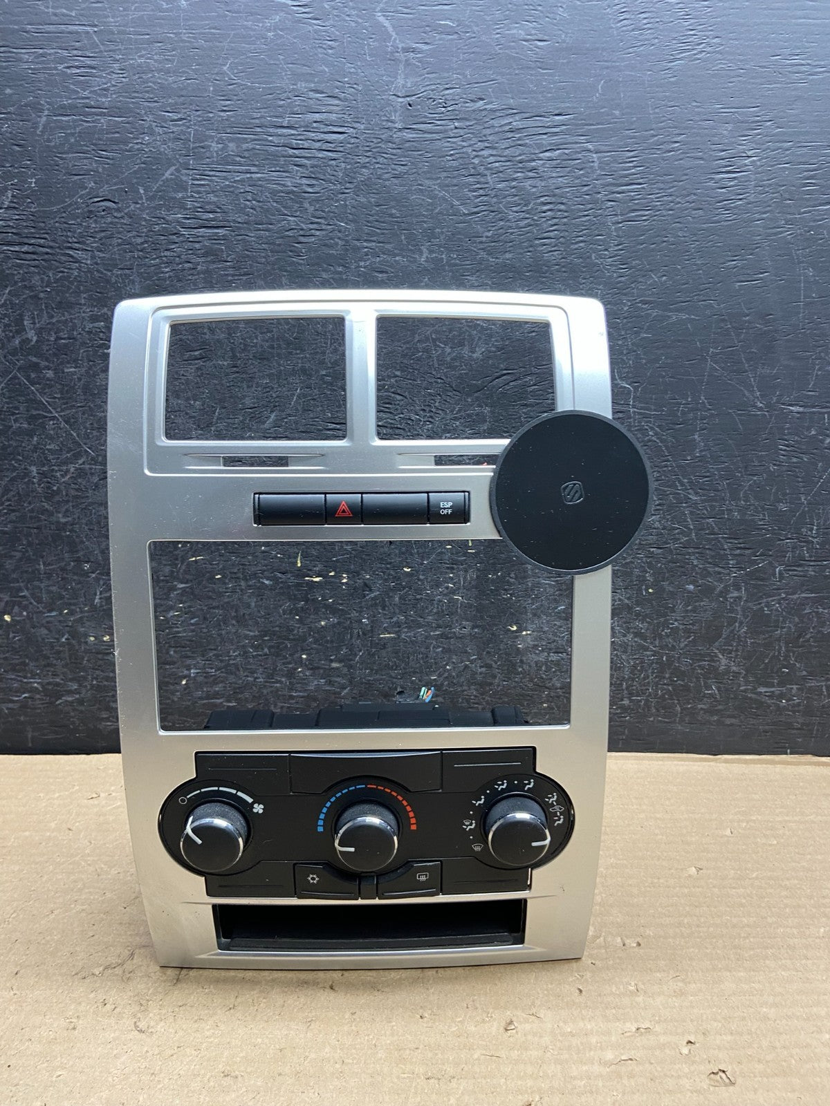 2008 - 2010 Dodge Charger Dash Climate Temperature Control Radio Bezel AH3996 DG0